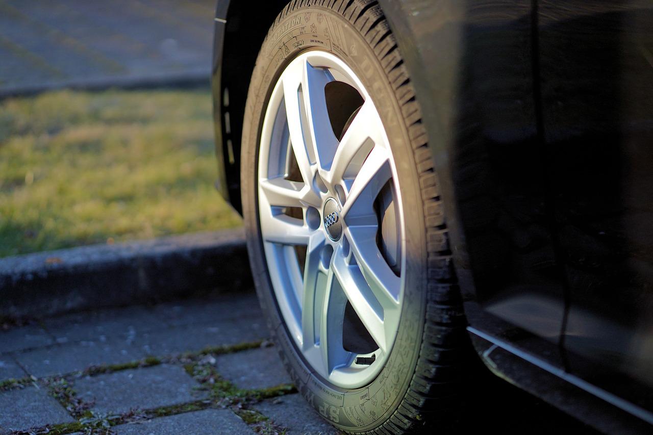 Tire Pressure Gauge can monitor tire pressure of cars